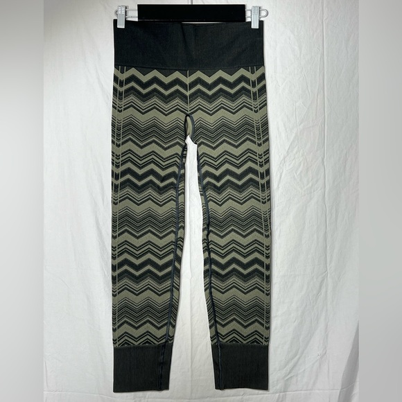 Lululemon Ebb to Street Pant - Picture 1 of 6